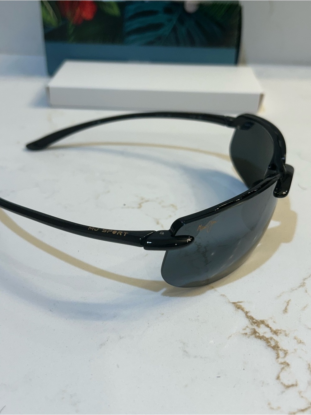Maui Jim Unisex Banyans Gloss Black Rimless Wraparound Sunglasses NIB - Picture 5 of 10